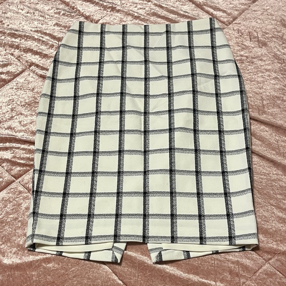 Express Cream and Black Grid Pencil Skirt